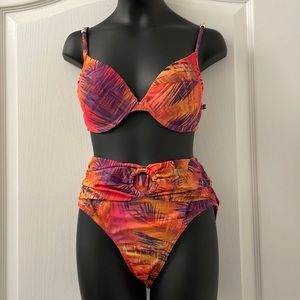 La Vie en Rose 2 pce swimwear high waist btms top is padded and underwire Sz M